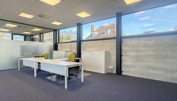Bureau spacieux, facilement accessible et avec parking