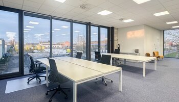 Bureau spacieux, facilement accessible et avec parking