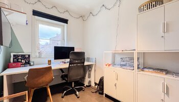 Vrijstaande villa met zwembad en zongerichte tuin