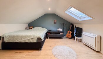 Vrijstaande villa met zwembad en zongerichte tuin