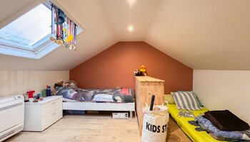 Vrijstaande villa met zwembad en zongerichte tuin