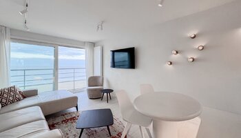 Mooi gerenoveerd 2SLK-appartement met frontaal zeezicht