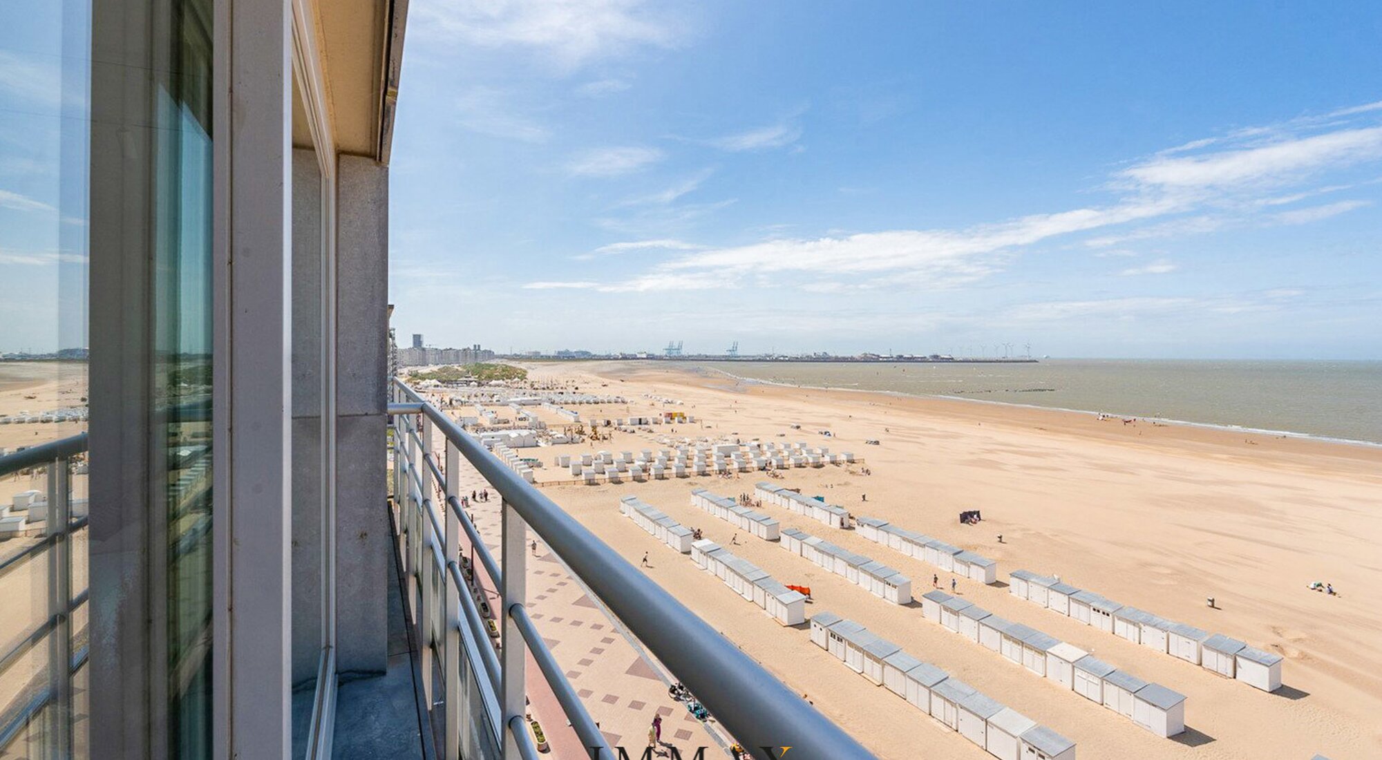 Bel appartement 2 chambres rénové avec vue frontale sur la mer