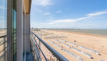 Mooi gerenoveerd 2SLK-appartement met frontaal zeezicht