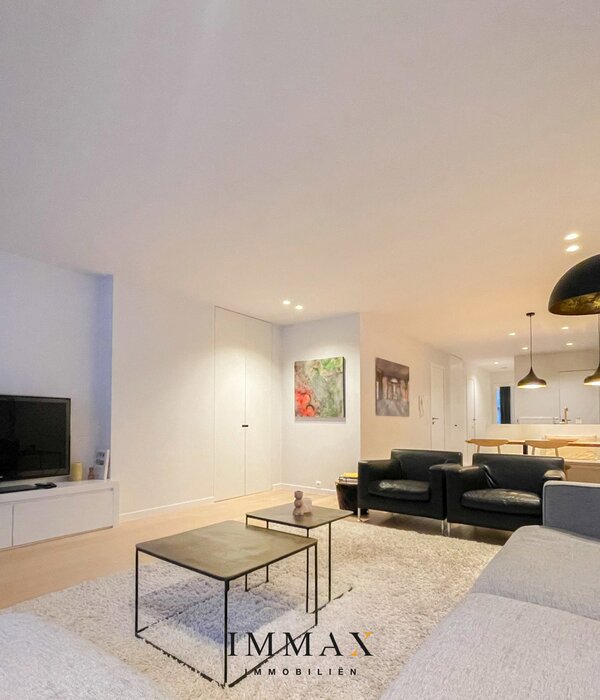 Mooi gerenoveerd 2SLK-appartement in de Lippenslaan