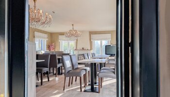 Charmante B&B-villa met 8 gastenkamers en parking vlakbij het strand