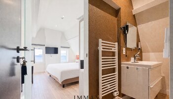 Charmante B&B-villa met 8 gastenkamers en parking vlakbij het strand