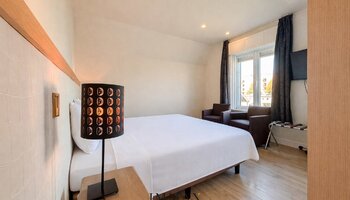 Charmante B&B-villa met 8 gastenkamers en parking vlakbij het strand