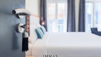 Charmante B&B-villa met 8 gastenkamers en parking vlakbij het strand