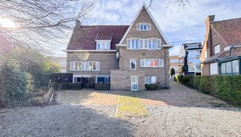 Charmante B&B-villa met 8 gastenkamers en parking vlakbij het strand