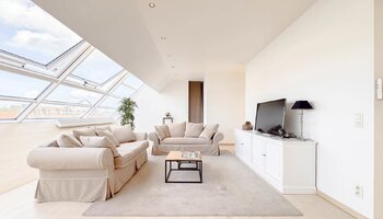 Lichtrijke penthouse met prachtig zonneterras 