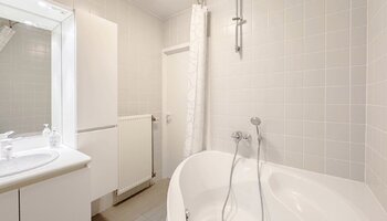 Lichtrijke penthouse met prachtig zonneterras 