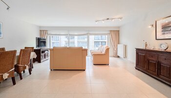 Ruim 2SLK- appartement met een gevelbreedte van 6,5 m gelegen nabij het Rubensplein en de zee