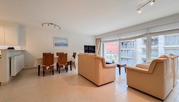 Ruim 2SLK- appartement met een gevelbreedte van 6,5 m gelegen nabij het Rubensplein en de zee