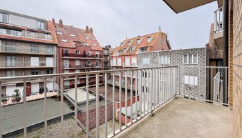 Ruim 2SLK- appartement met een gevelbreedte van 6,5 m gelegen nabij het Rubensplein en de zee