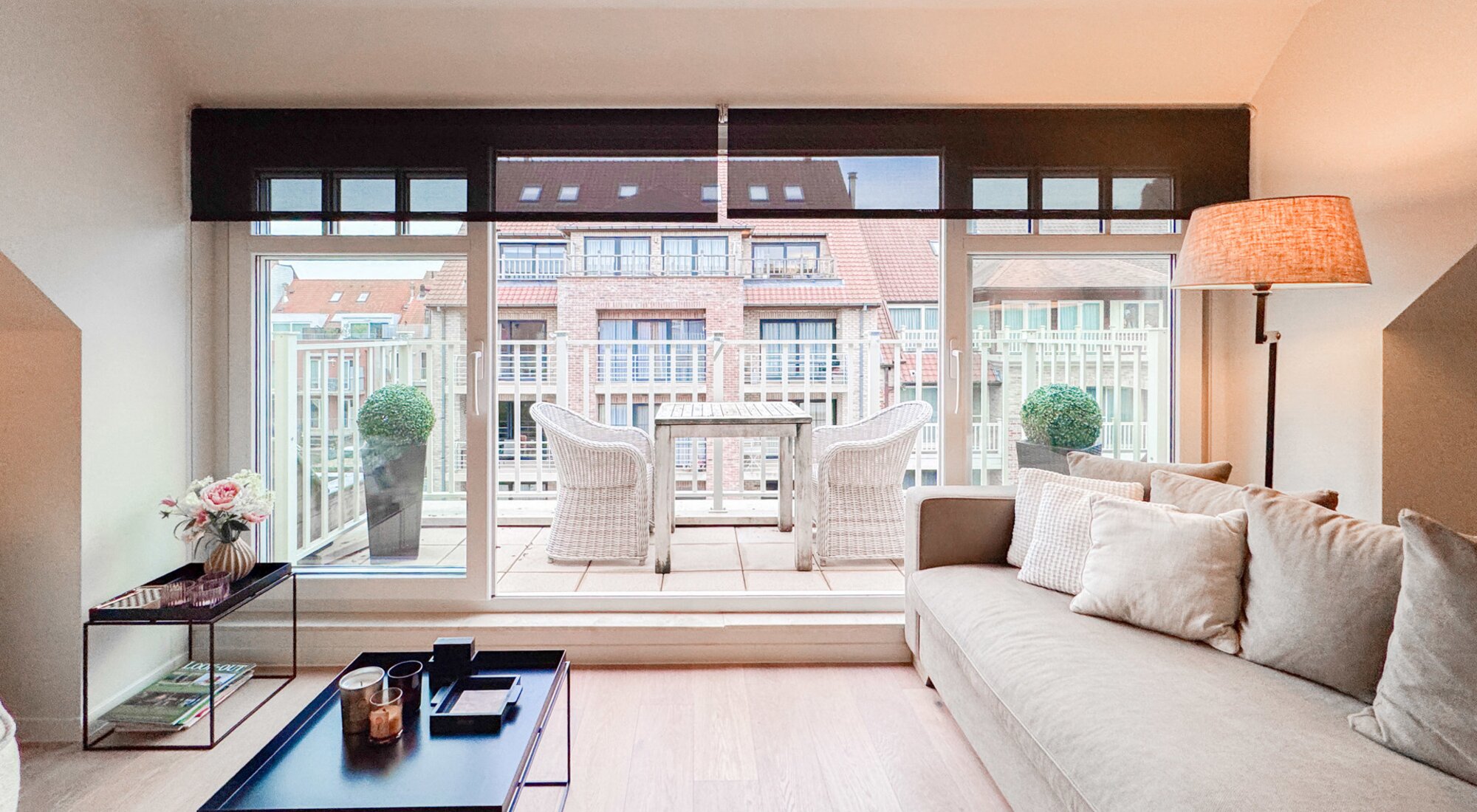 Recente (2013) penthouse met 2 ruime&zonnige terrassen gelegen in een doodlopende straat nabij Lippenslaan