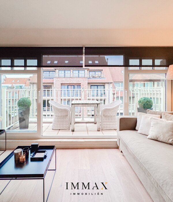 Recente (2013) penthouse met 2 ruime&zonnige terrassen gelegen in een doodlopende straat nabij Lippenslaan