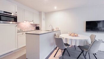 Recente (2013) penthouse met 2 ruime&zonnige terrassen gelegen in een doodlopende straat nabij Lippenslaan