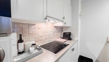 Recente (2013) penthouse met 2 ruime&zonnige terrassen gelegen in een doodlopende straat nabij Lippenslaan