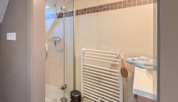 Recente (2013) penthouse met 2 ruime&zonnige terrassen gelegen in een doodlopende straat nabij Lippenslaan