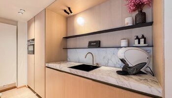 Prachtig en ruim gerenoveerd 2SLK-appartement in de Lippenslaan