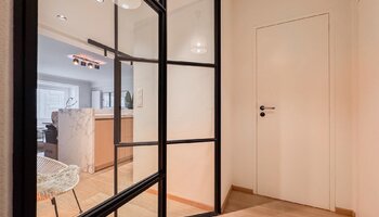 Prachtig en ruim gerenoveerd 2SLK-appartement in de Lippenslaan