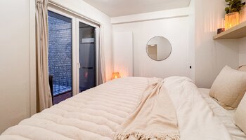 Prachtig en ruim gerenoveerd 2SLK-appartement in de Lippenslaan