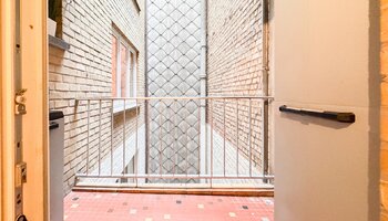 Prachtig en ruim gerenoveerd 2SLK-appartement in de Lippenslaan