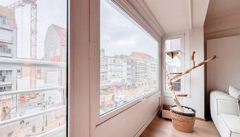 Prachtig en ruim gerenoveerd 2SLK-appartement in de Lippenslaan