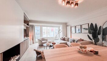 Prachtig en ruim gerenoveerd 2SLK-appartement in de Lippenslaan