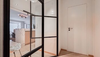 Prachtig en ruim gerenoveerd 2SLK-appartement in de Lippenslaan