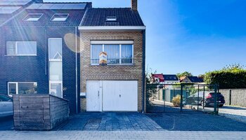 Bel étage maison dans un emplacement central