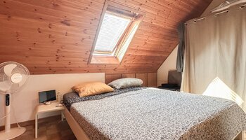 Bel étage maison dans un emplacement central