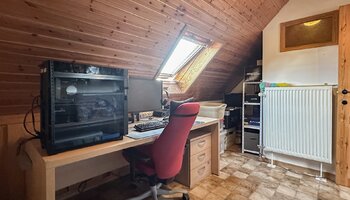 Bel étage maison dans un emplacement central