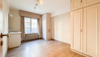 Spacieux appartement d'angle avec chambres à coucher à quelques pas de la mer et de la Lippenslaan 