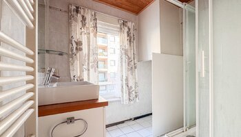 Spacieux appartement d'angle avec chambres à coucher à quelques pas de la mer et de la Lippenslaan 