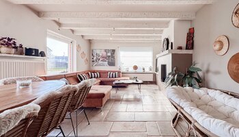 Maison semi-ouverte située dans un quartier calme