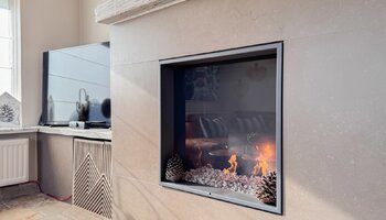 Maison semi-ouverte située dans un quartier calme