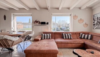 Maison semi-ouverte située dans un quartier calme