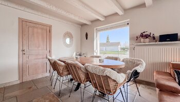 Maison semi-ouverte située dans un quartier calme