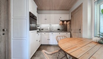 Maison semi-ouverte située dans un quartier calme