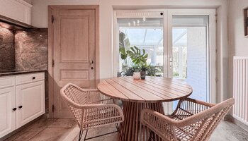 Maison semi-ouverte située dans un quartier calme