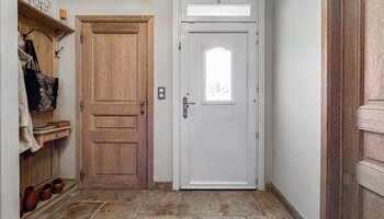 Maison semi-ouverte située dans un quartier calme