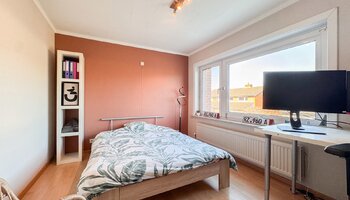 Maison semi-ouverte située dans un quartier calme