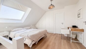 Duplex avec 3 chambres, grande terrasse ensoleillée et vue exceptionnellement dégagée