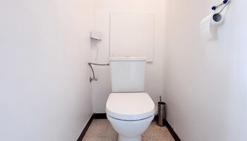 Appartement bien entretenu avec 2 chambres et garage