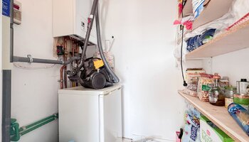 Appartement bien entretenu avec 2 chambres et garage