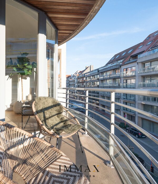 Prachtig gerenoveerd 3SLK-appartement gelegen vlakbij het Rubensplein en de zee