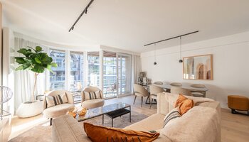 Prachtig gerenoveerd 3SLK-appartement gelegen vlakbij het Rubensplein en de zee