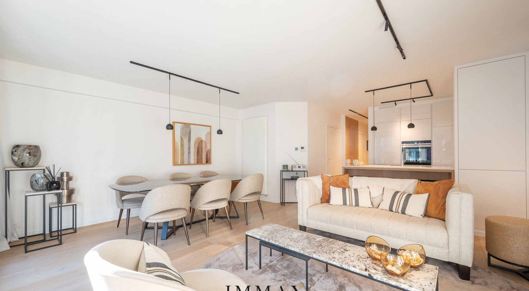 Prachtig gerenoveerd 3SLK-appartement gelegen vlakbij het Rubensplein en de zee